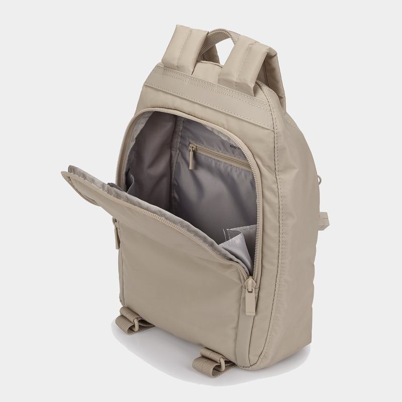 Beige Women's Hedgren Vogue Backpacks | UGM1744ME