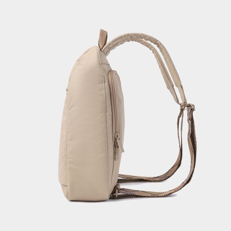 Beige Women's Hedgren Vogue Rfid Backpacks | OGY4636ZL