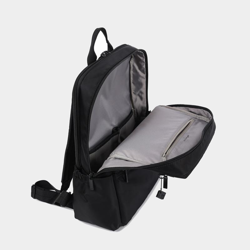 Black Women's Hedgren Ava Backpacks | JLV6362AY